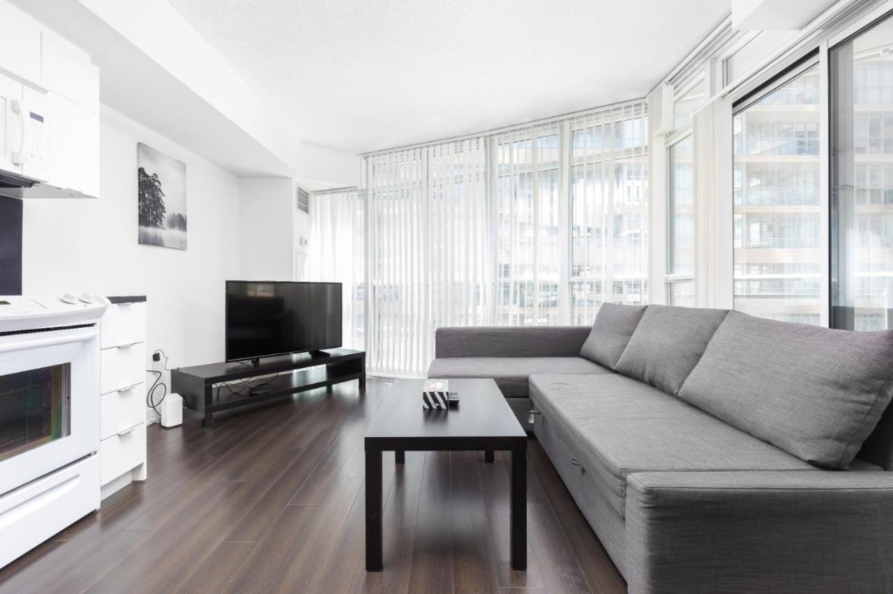 Apartment Perfectly Downtown With Free Parking *