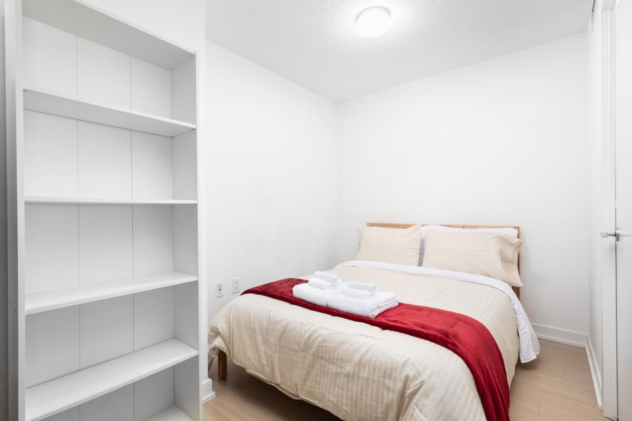 Perfectly Downtown With Free Parking Apartment Toronto
